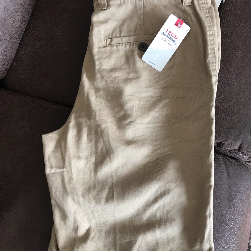 Men’s Izod shorts size 34 khaki color